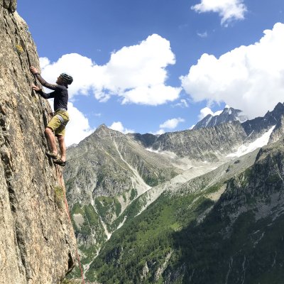 Drill, bolt and climb in the Adamello range
