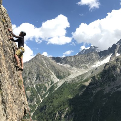 Drill, bolt and climb in the Adamello range